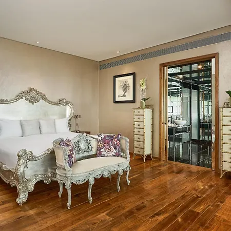 Hotel The G &